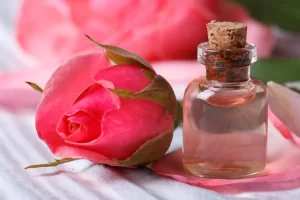 10 of the most famous benefits of rose water for the skin